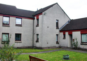 Devon Court, Tullibody